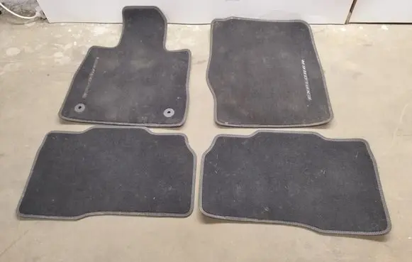 Ford Explorer VI Car floor mat set MB5JS13087 MB5JS13086