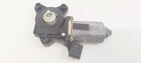 Mercedes-Benz S W220 Front door window regulator motor