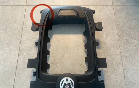 Volkswagen Touareg I Engine cover (trim) 7L6103925