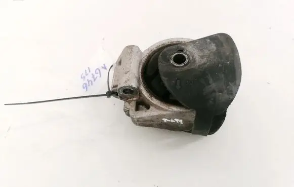 Volvo S40, V40 Engine mount bracket 90814380