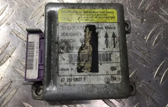 Volvo S40, V40 Airbag control unit/module 30611294 0285001147