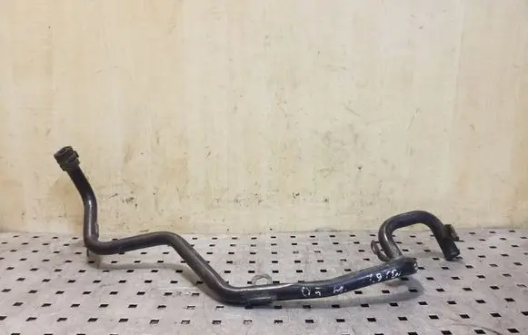 Volkswagen Touran I Engine coolant pipe/hose