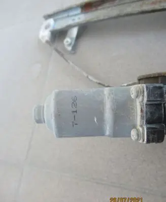 Subaru Forester SH Rear window lifting mechanism without motor 