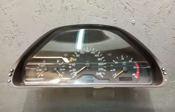 Mercedes-Benz E W210 Speedometer (instrument cluster) A2105401448