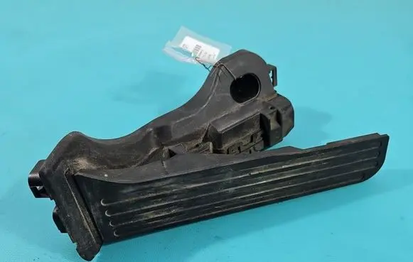 Volkswagen PASSAT B7 Accelerator throttle pedal 1K1723503AA IMPRK1525577