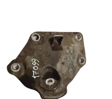 BMW 5 E60 E61 Engine mounting bracket 6768521 221681