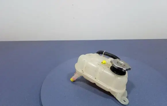 Coolant expansion tank/reservoir