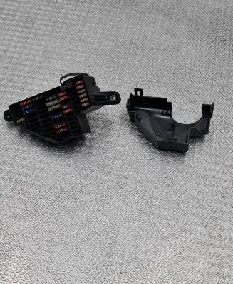 Volkswagen Golf V Fuse module 1K1941824
