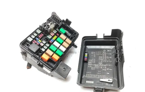 KIA Rio Fuse box set 91261H8210 TX18T10B 20181019