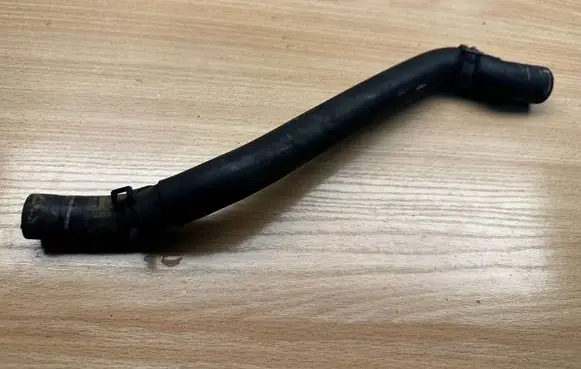 Volkswagen PASSAT B8 Engine coolant pipe/hose 5Q0122101BL