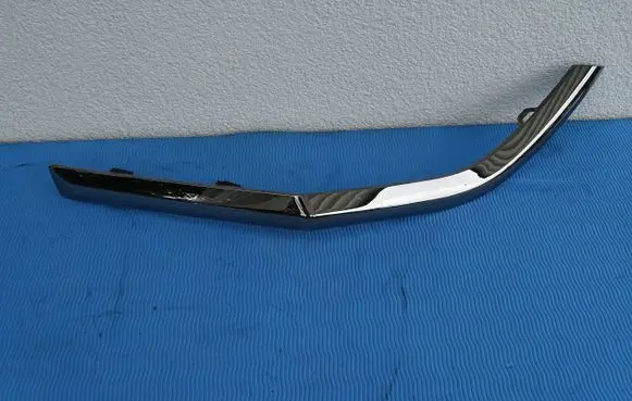 Hyundai Santa Fe Rear bumper trim bar molding 86691SI010