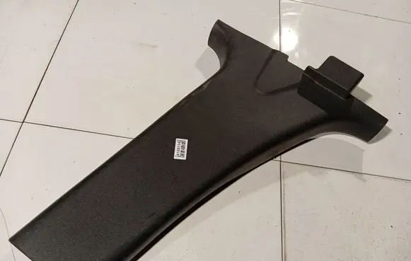 Suzuki Swift I (B) pillar trim (top) 7623163J0R 76231-63J0R