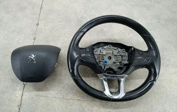 Peugeot 2008 I Steering wheel 