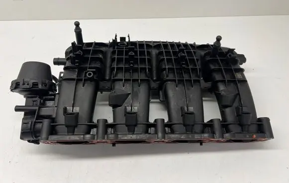 Audi A5 Intake manifold 06L133201fA 06h906283j