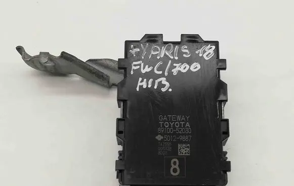 Toyota Yaris Other devices 8910052030