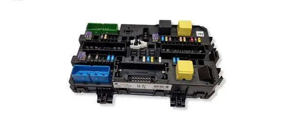 Opel Zafira B Fuse module 13220829 16716709