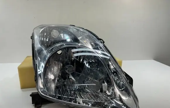 Suzuki Swift II Headlight/headlamp 3512071L00