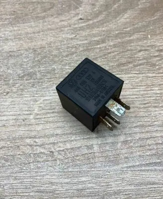 Audi A6 S6 C4 4A Other relay 445955529A UH2