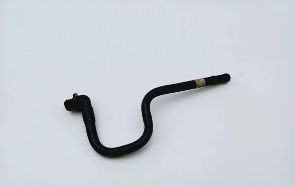 Volkswagen PASSAT B5 Vacuum line/pipe/hose 8D2611931J