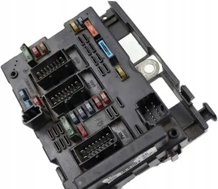 Peugeot 307 Fuse module 9646405280