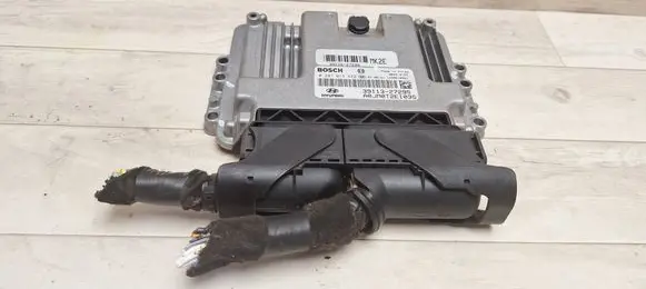Hyundai Tucson JM Engine control unit/module 3911627295 3911327295 0281013422