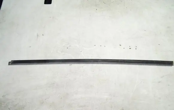 BMW 8 E31 Front door trim (molding) 51211970064 1970064 1970352