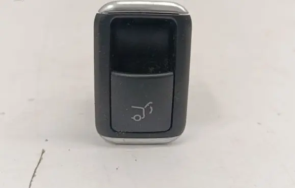 Tailgate opening switch