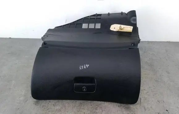 Volkswagen PASSAT B5.5 Glove box 3B1857101