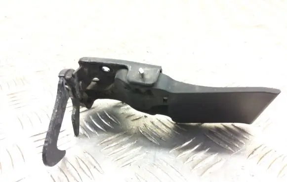 Audi Q3 8U Engine bonnet/hood lock/catch 8U0823480B