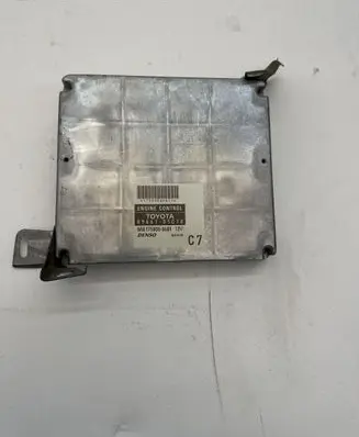 Toyota Avensis T250 Engine control unit/module 8966105C70