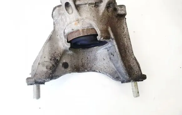 Honda CR-V Engine mount bracket 070306