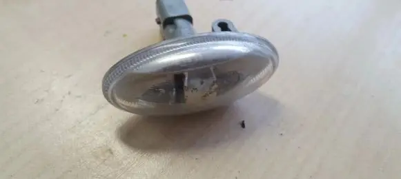 Peugeot 607 Front fender indicator light