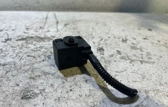 Lexus RX 330 - 350 - 400H Sensor 8665248010