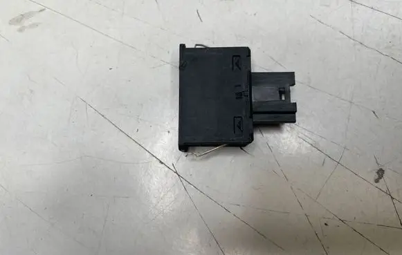 BMW 7 E38 AUX in-socket connector 8368346