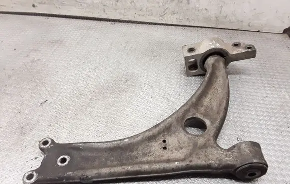 Volkswagen PASSAT B6 Front lower control arm/wishbone