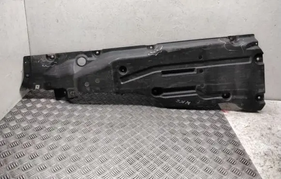 Mercedes-Benz ML W166 Center/middle under tray cover A1666809207