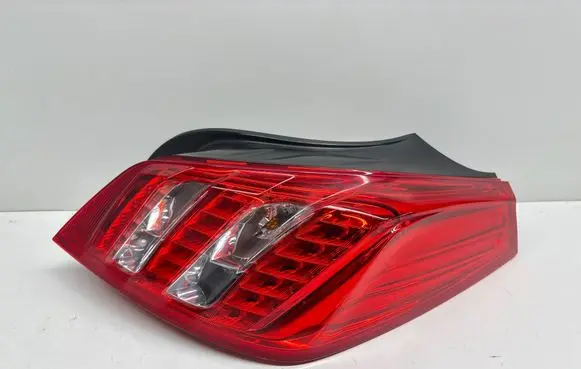Peugeot 508 Rear/tail lights 9686293680