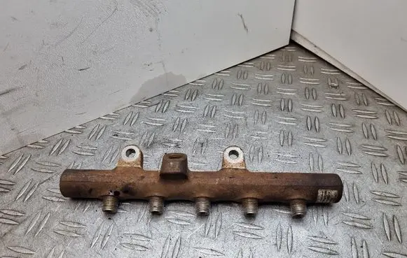 Renault Twingo II Fuel main line pipe H8200701690 R9144Z221A