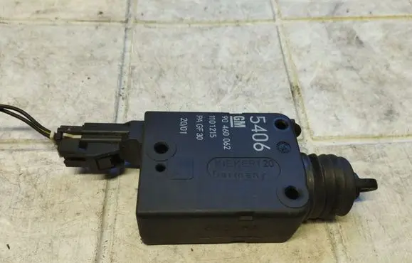 Opel Zafira A Central locking motor 90460062
