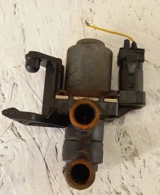 BMW 3 E36 Coolant heater control valve 1387846 1147412052