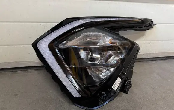KIA Sportage Headlight/headlamp 92101R2000
