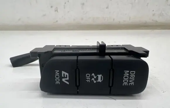 Toyota Yaris XP210 Other switches/knobs/shifts M81303 210205 M81293