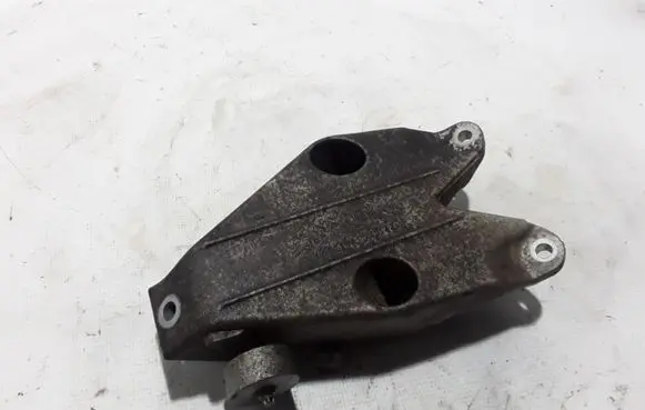 BMW 5 GT F07 Engine mounting bracket 6781227