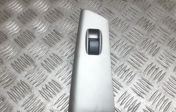Toyota Corolla E120 E130 Electric window control switch 8480102341