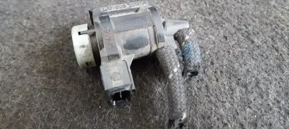 Audi A4 S4 B5 8D Turbo solenoid valve 1J0906283C