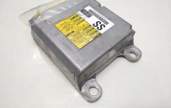 Lexus RX 450H Airbag control unit/module 8917048380