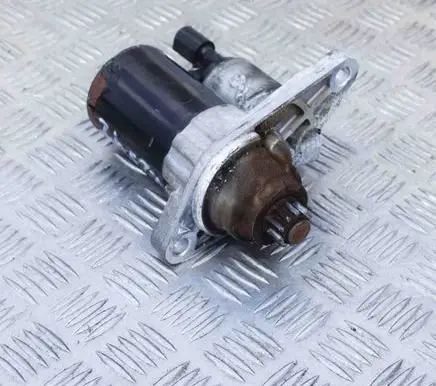 Volkswagen Polo V 6R Starter motor 0001120406 02T911023R