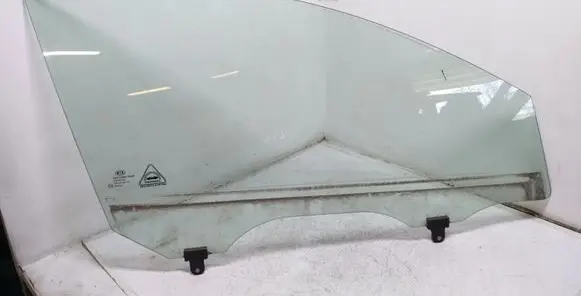 KIA Sportage Front door window glass four-door