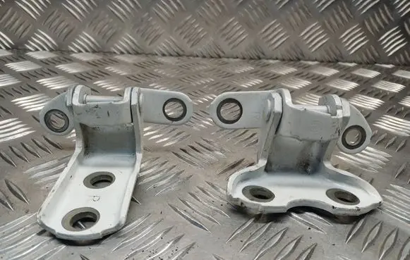 Rear door hinge set