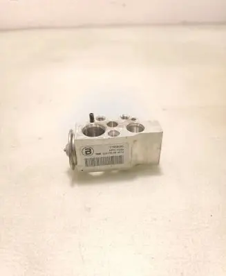 Audi A4 S4 B8 8K Air conditioning (A/C) expansion valve Y7556003 HFC134A 524178904614